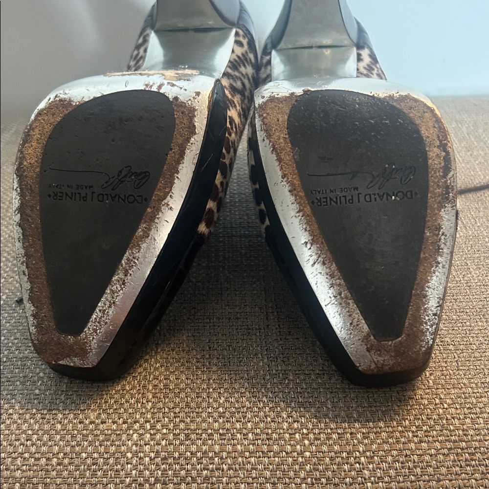 Donald J. Pliner Brown and White Ankle Boots - Picture 7 of 8